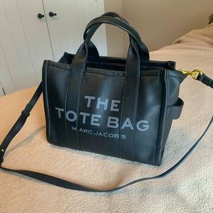 MARC JACOBS MEDIUM LEATHER TOTE BAG EUC